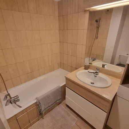 Apartment Nice 63 M With Terrace And Pool In *